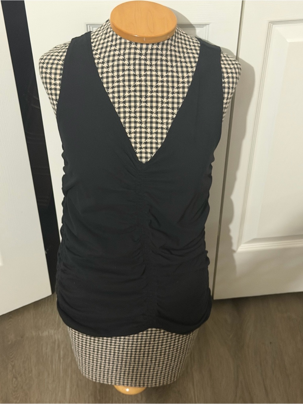 Vintage Nine west Black V-Neck Ruched Women’s Tank Top XL